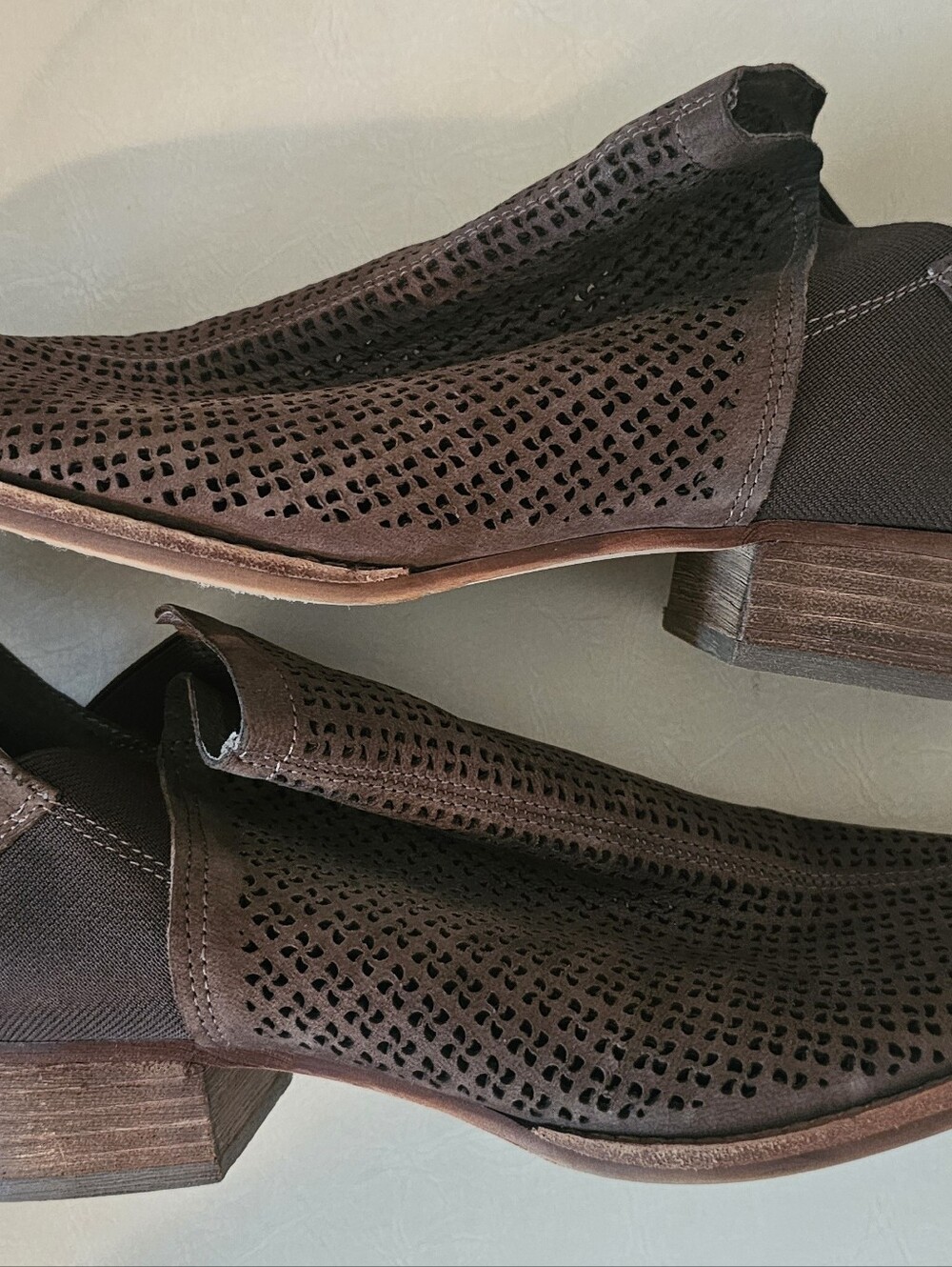 Vince Camuto Vince Camuto Laser Cut Perforated Ankle Boots Brown Leather Sz 7.5M